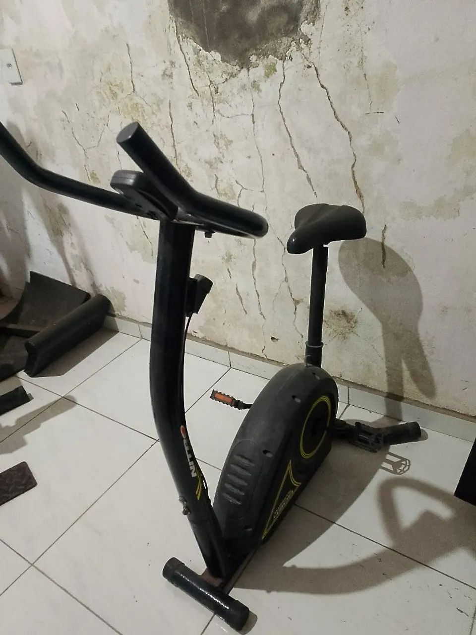 Bicicleta ergométrica vertical 