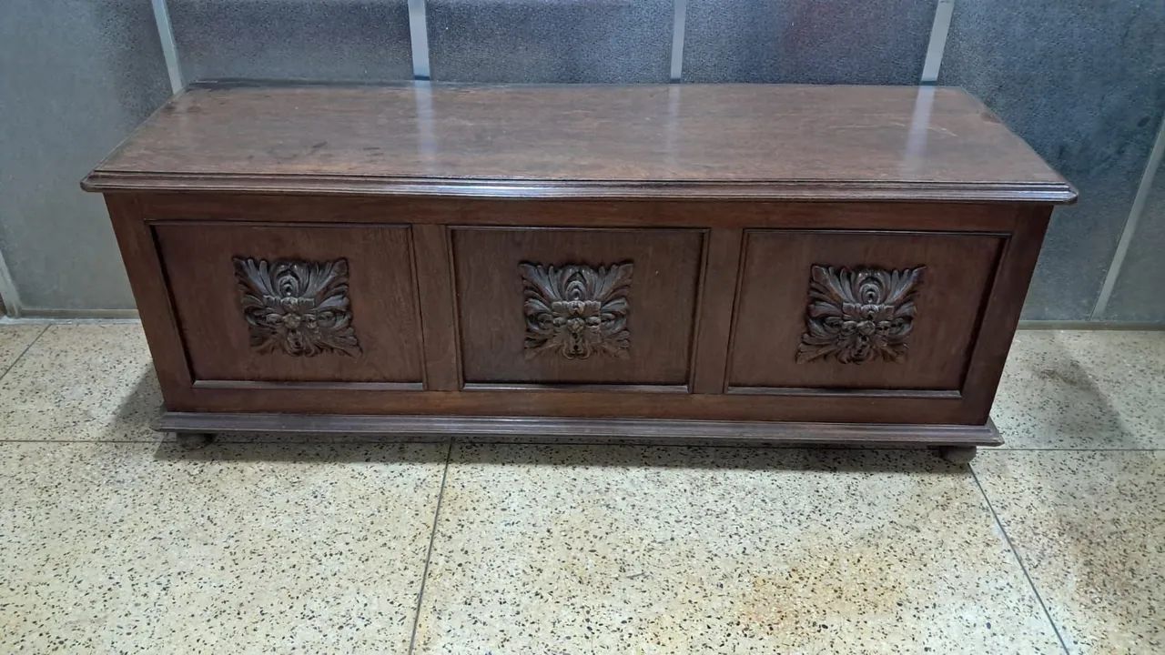 Vendo Baú antigo de madeira - Foto 3