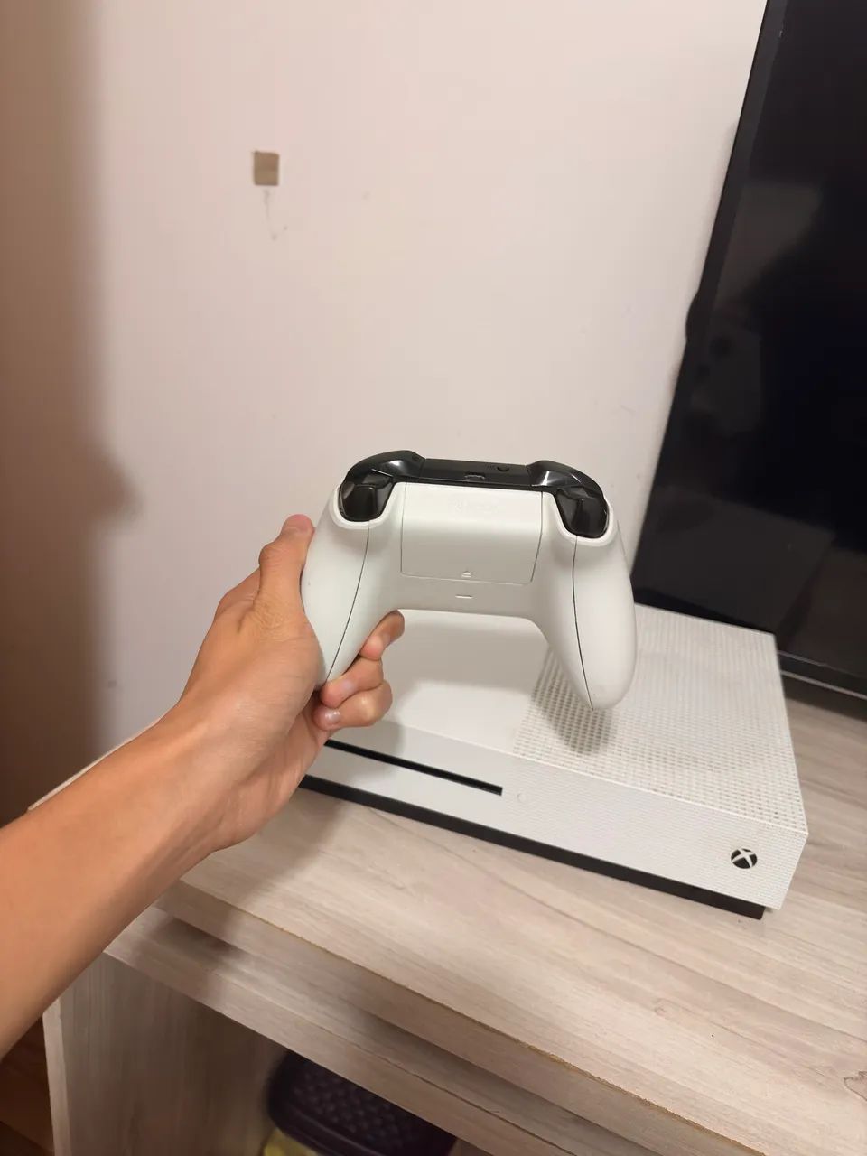 Xbox One s- 1TB + 1Controle - Foto 3
