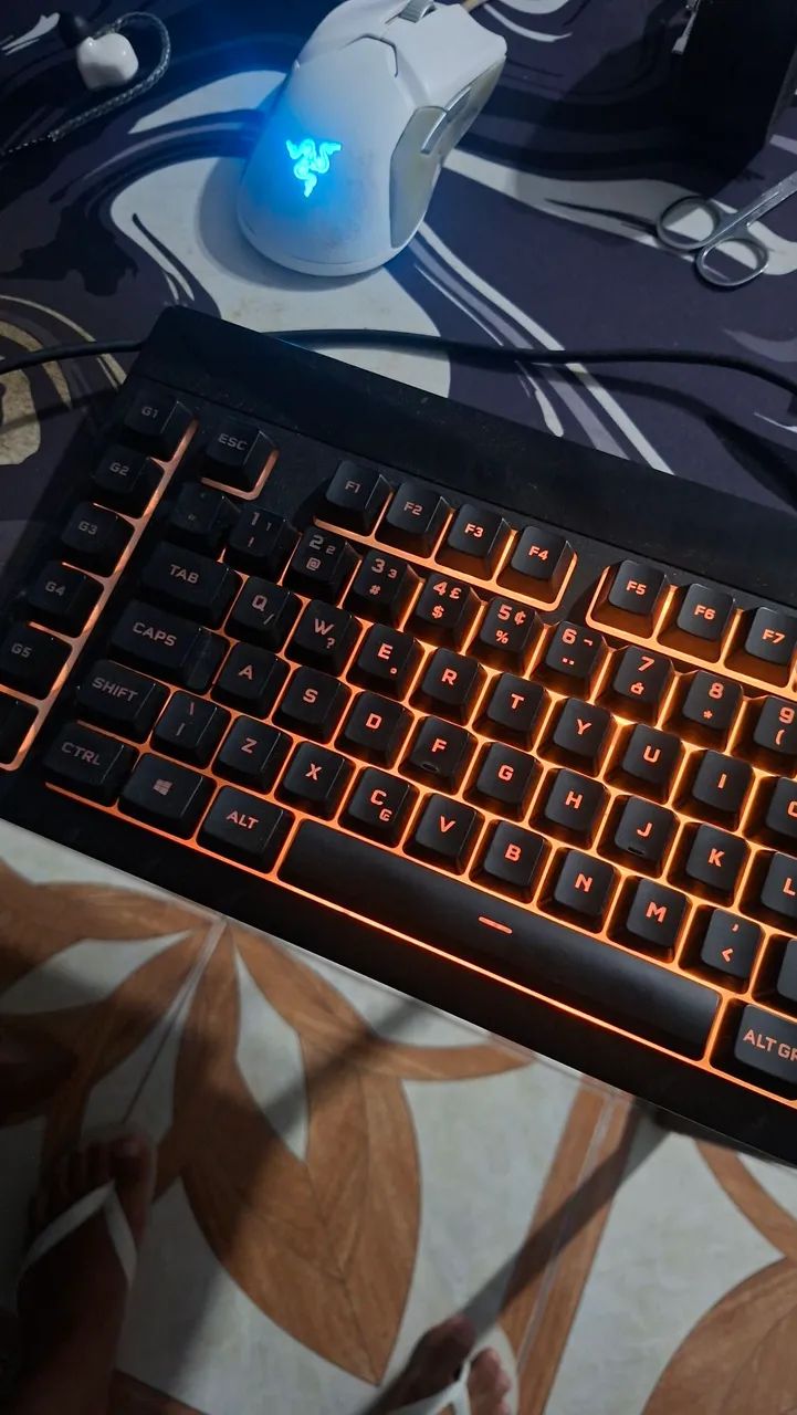 Teclado CORSAIR K55 RGB PRO (usado) - Foto 3