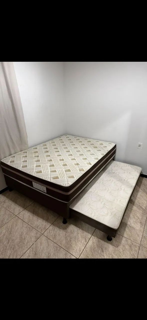Cama pra vender e armário de cozinha 