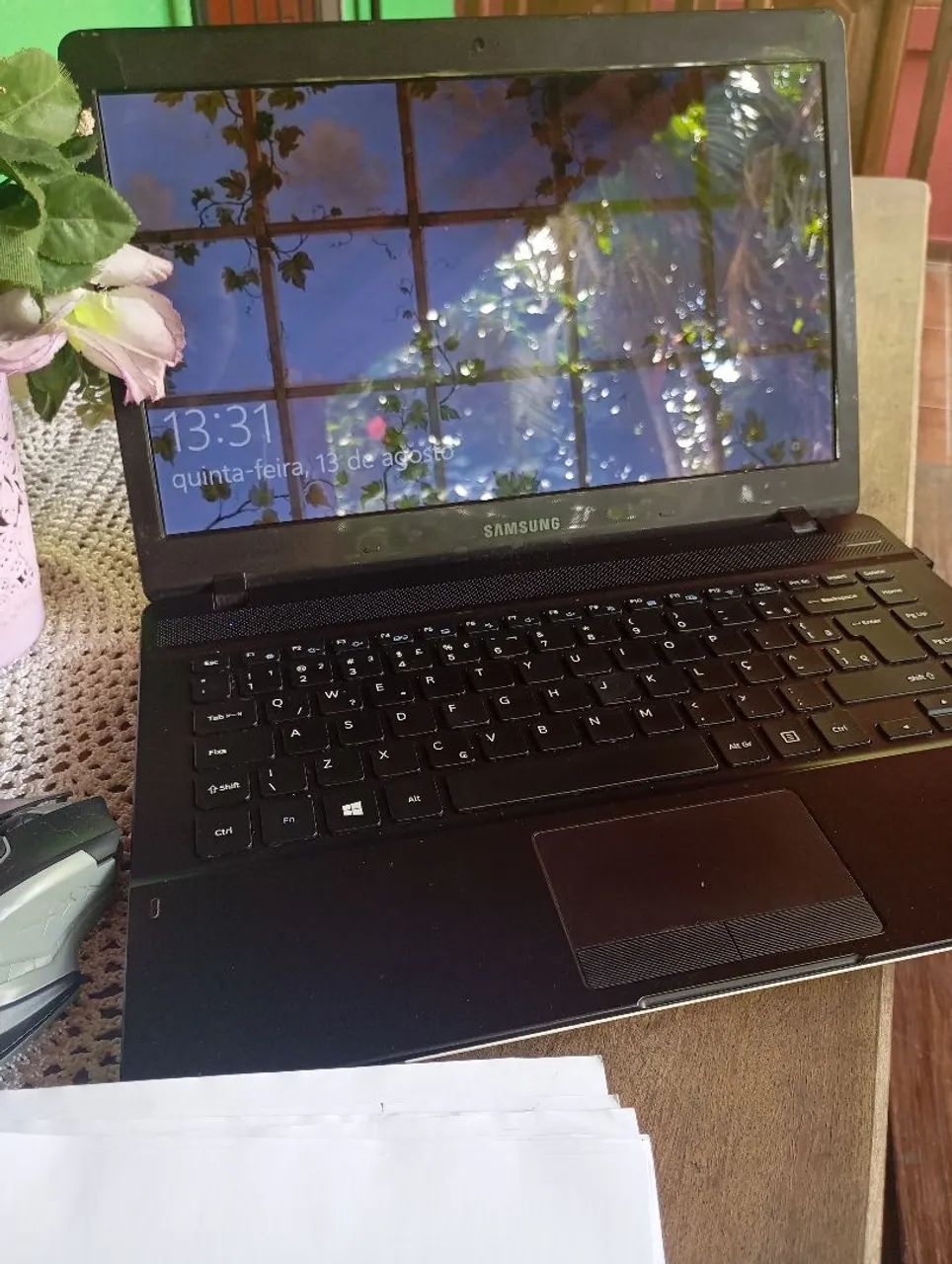 Notebook Samsung à Venda<br><br>Notebook Samsung funcionando ? tela funcionando normalmente.