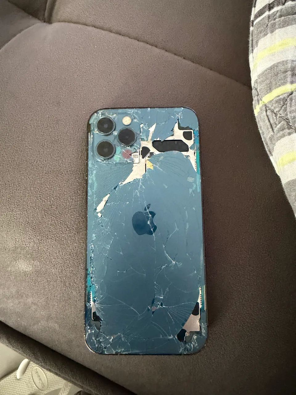 iPhone 12 Pro - 128gb - Foto 2