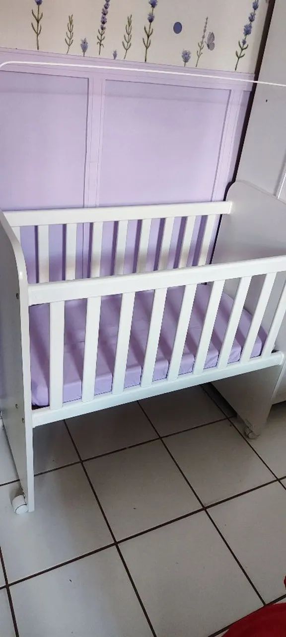 Vendo berço de bebê semi-novo , chama no WhatsApp *