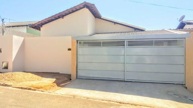 Linda casa em Araxá com 03 quartos