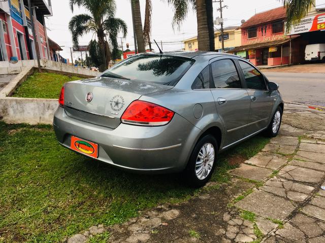 Fiat Linea Hlx 1.9 Manual 2010 - Foto 6