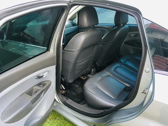Fiat Linea Hlx 1.9 Manual 2010 - Foto 9