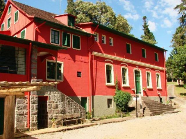 Belíssima área retirada do centro de Gramado com Hotel - Foto 8