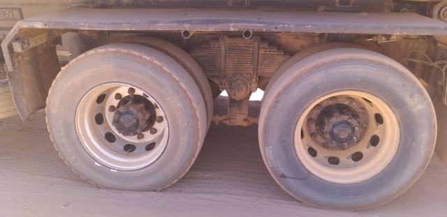 Vende-se Caminhão Ford Cargo 2628, Roll on com caçamba, 2011-2012 - Foto 7