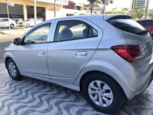ONIX LT 2019 ,estado de zero, parece novo. Garantia de 2 anos de fábrica - Foto 2