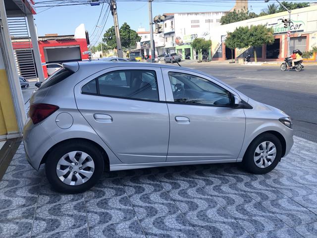 ONIX LT 2019 ,estado de zero, parece novo. Garantia de 2 anos de fábrica - Foto 5
