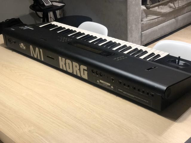 Teclado Sintetizador Korg M1 - Impecável!!! - Foto 5