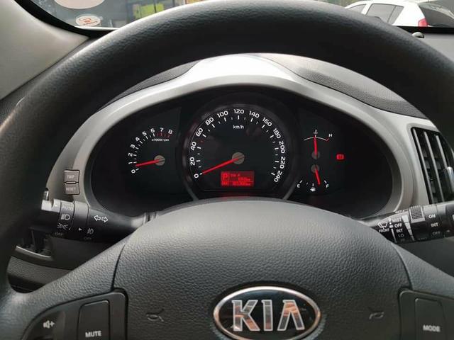 Kia sportage lx automática - Foto 7