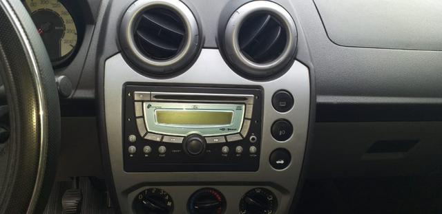Ford Fiesta Sedan - Foto 4
