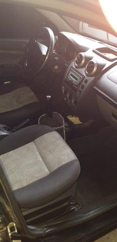 Ford Fiesta Sedan - Foto 2