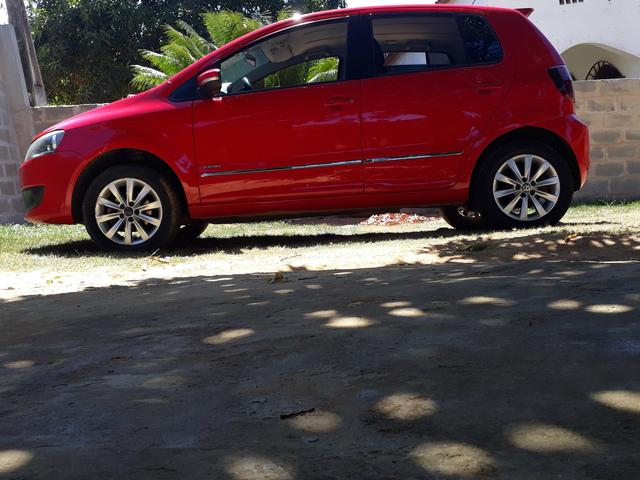 Procuro um carro mais novo 2013 14/15