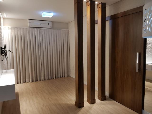 Apartamento moderno, projetado e mobiliado. Ótima localização - Foto 2