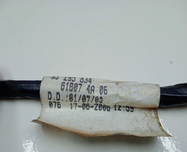 4127 Chicote Porta Traseira Chevrolet Zafira 2001 a 2012 - Peças