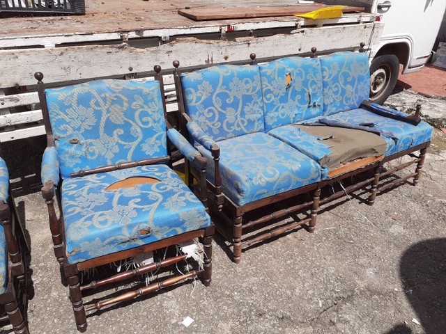 Jogo de sofá antigo anos 70 - Foto 2