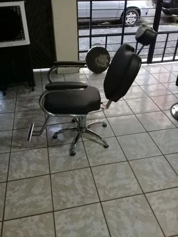 Cadeira de Barbeiro - Barata - Serviços - Setor Oeste, Goiânia