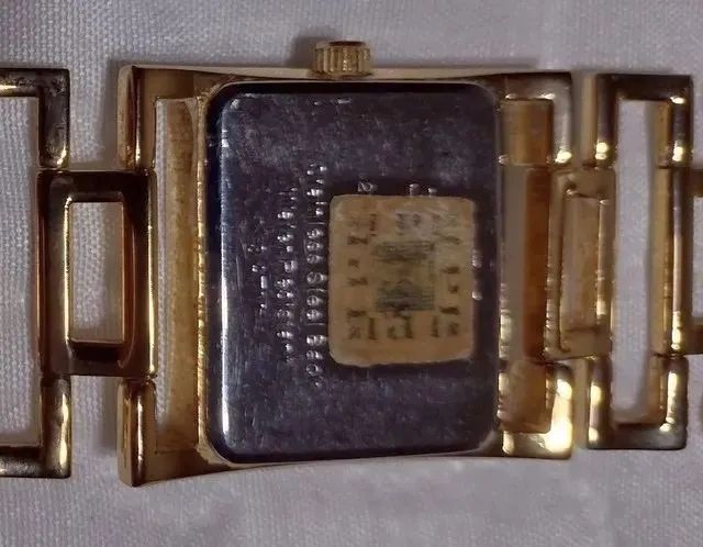 Precisa manutenção: Relógio Seculus feminino dourado tipo bracelete  - Foto 4