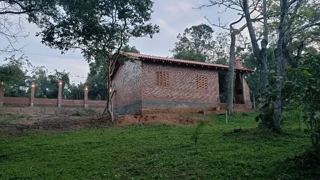 Casa com terreno grande.