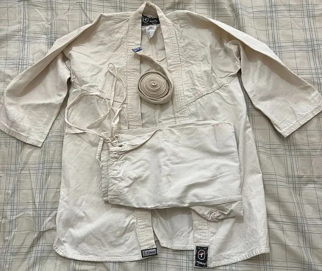 Quimono Judogi Kimono para Judô, Karatê, Jiu Jitsu da Torah tamanho M3 juvenil