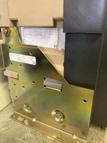 Disjuntor Tripolar Merlin Gerin De 2000 A - Foto 5