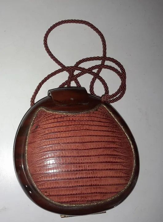 Bolsa de mão em acrílico - Foto 3