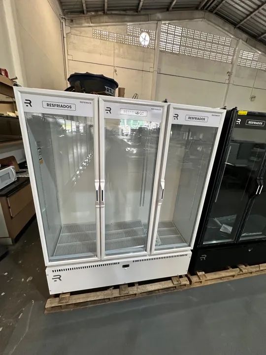 Expositor resfriados 3 portas branca refrimate 