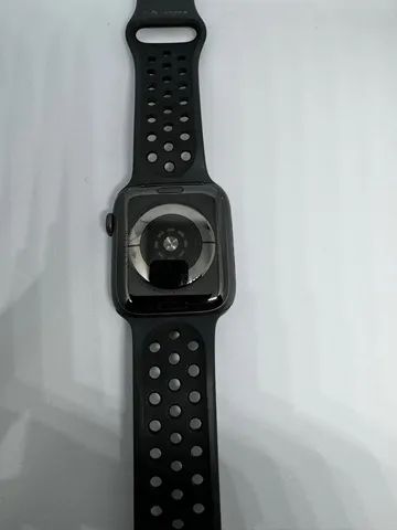 Series 4 nike store 44mm