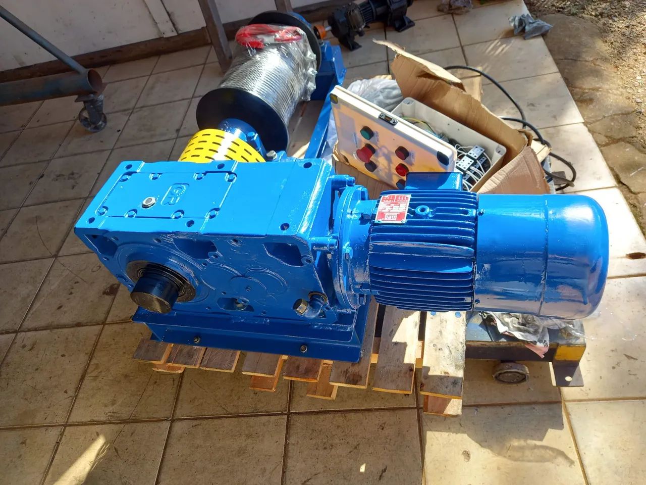 Guinchos  Náuticos de arraste c/ rampa 