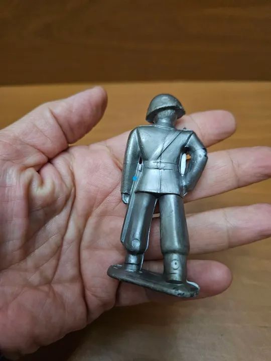 Brinquedo antigo soldadinho - Foto 2