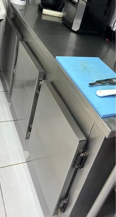 Geladeira Industrial de 3 Portas - Usada - Excelente Estado