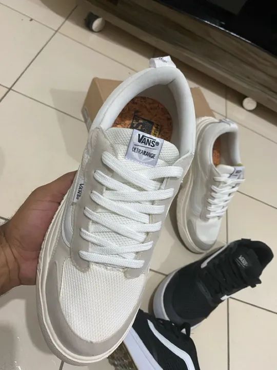 Dois tênis vans ultrange tamanho 42, ótimo estado de conservação. - Foto 2