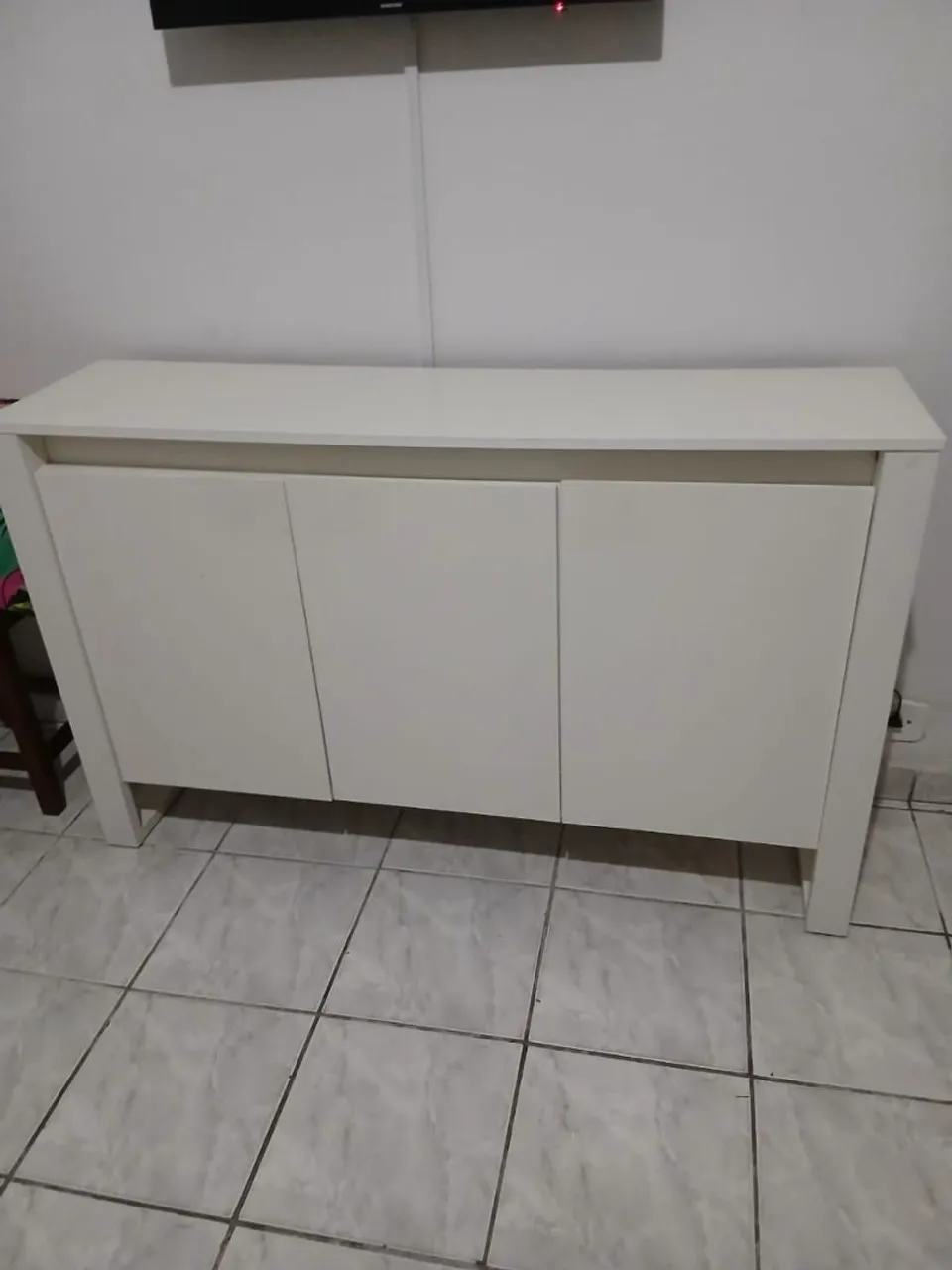 Armário branco com 3 portas