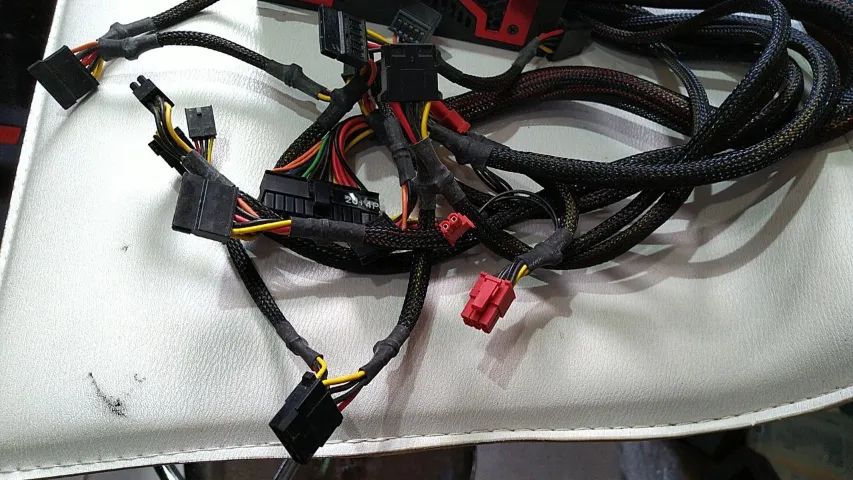 COM DEFEITO: 2 Fontes ATX Strike-X 600W e Brazil PC 500W- COM DEFEITO - Foto 2