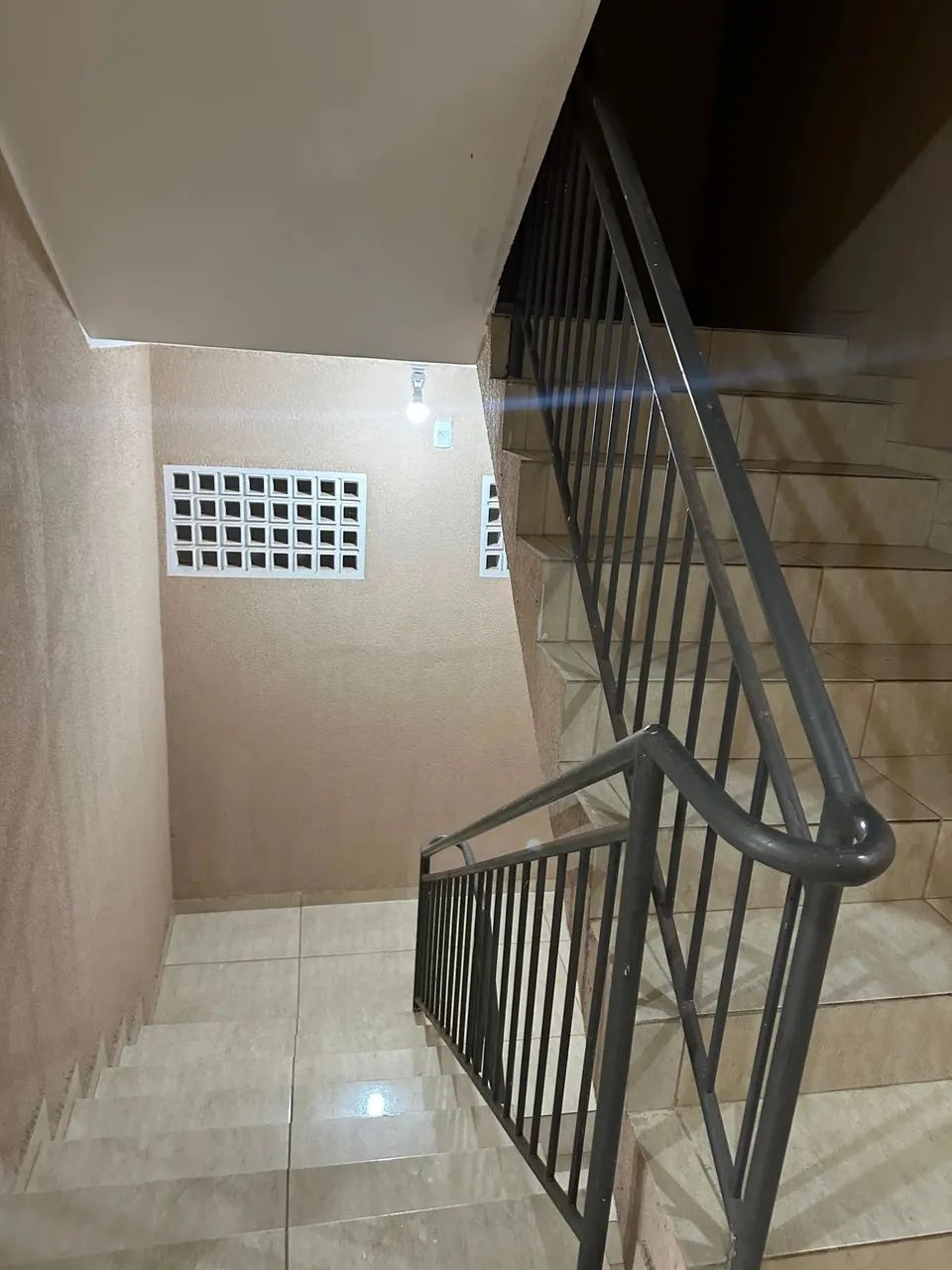 ADE - R$950,00 - 2 Quartos (Fosso de ventilação) - Foto 2