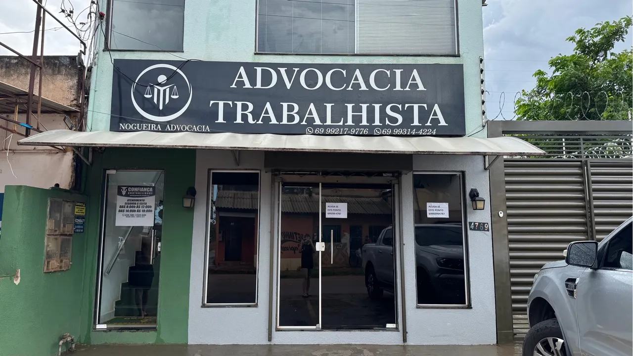 Aluga-se ponto comercial
