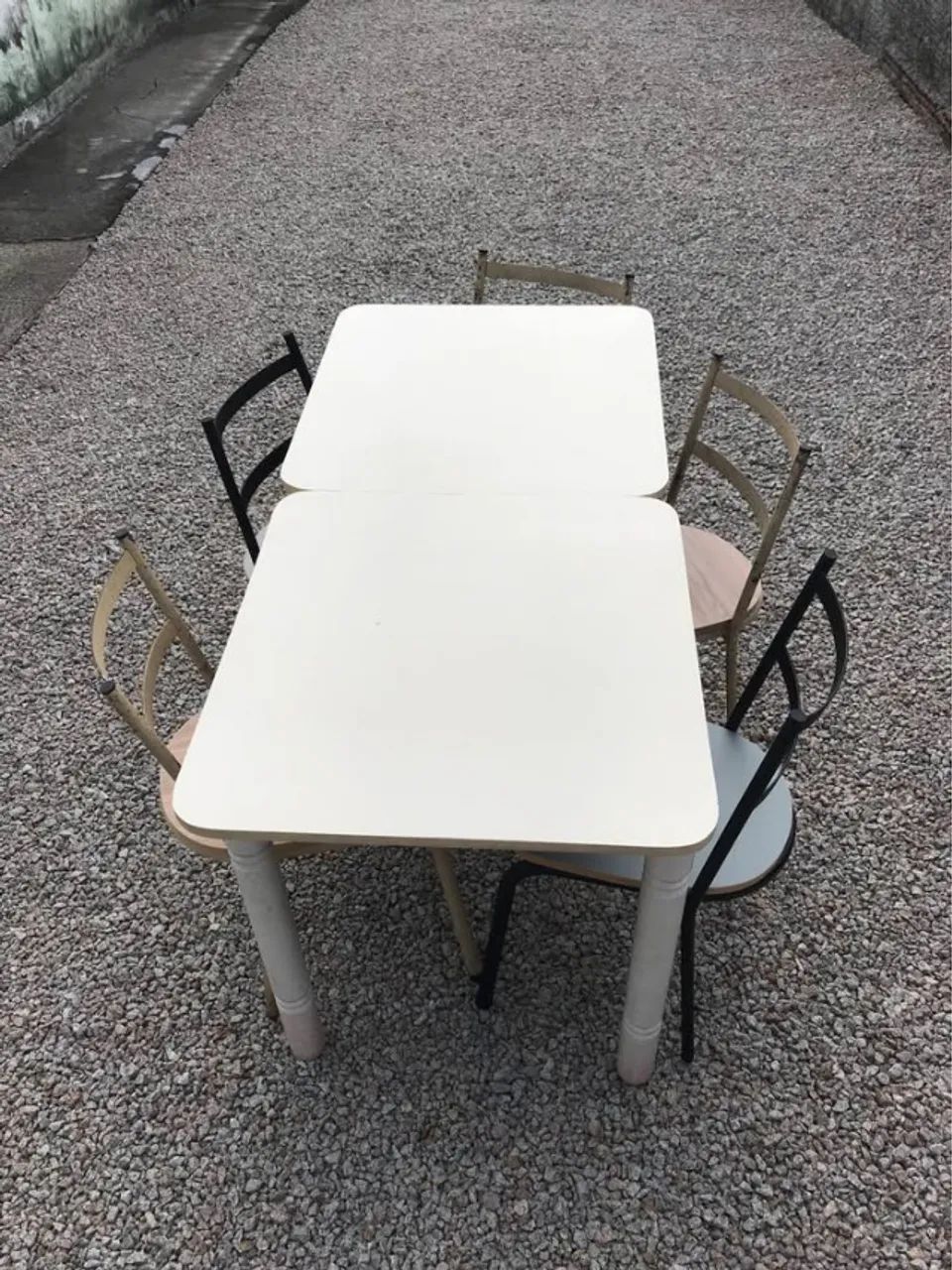 Mesa com 5 cadeiras! Dimensões na descrição do anúncio!! - Foto 5