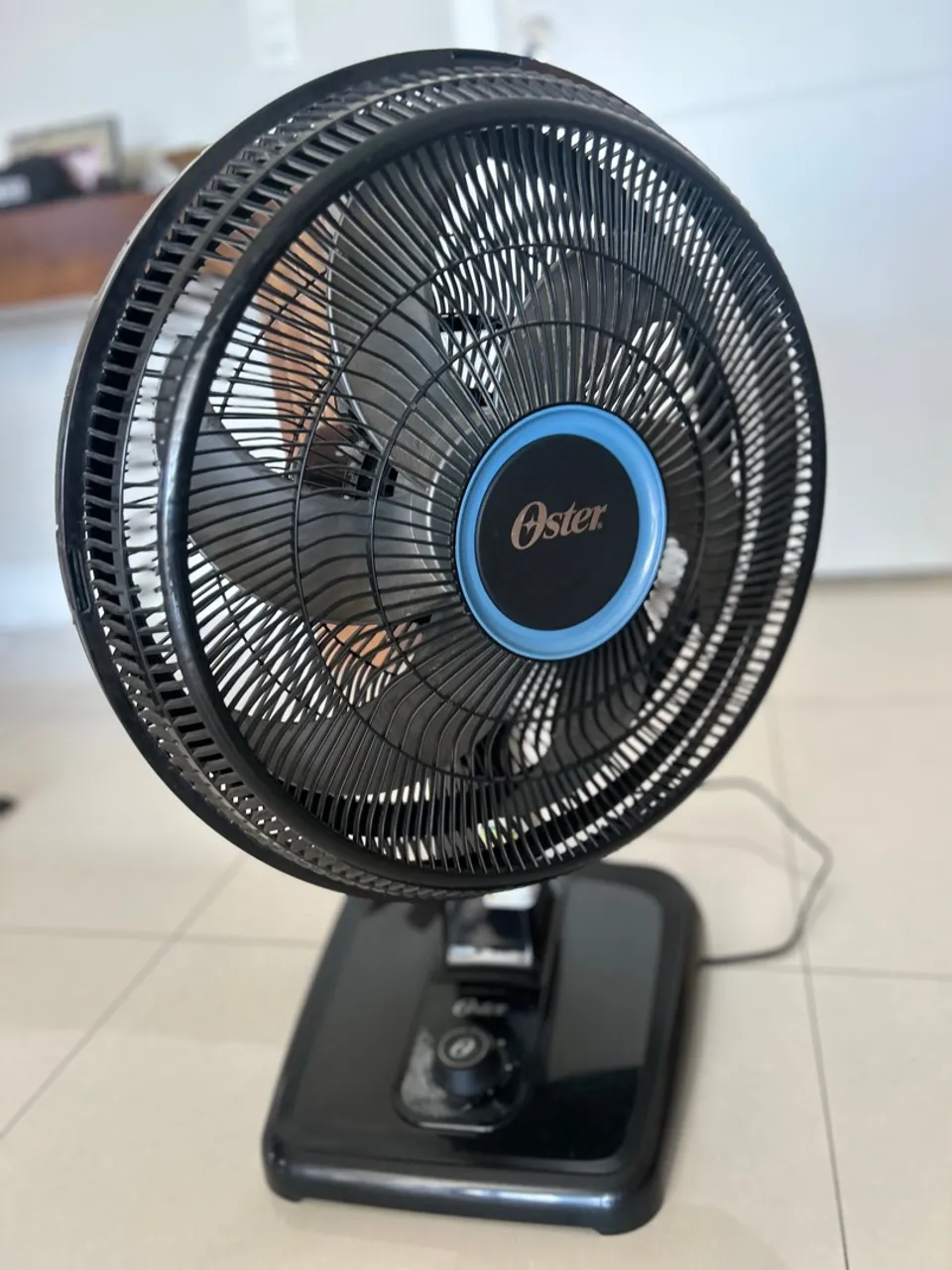 Ventilador de Mesa Oster - Potente e Eficiente