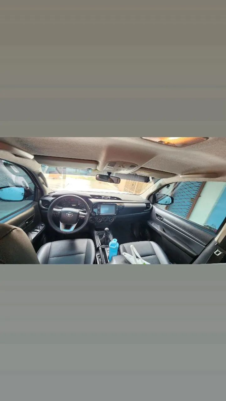 Hilux Turbo Diesel 4x4 Manual 2022 - Foto 2