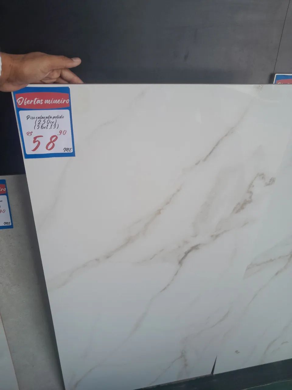 Piso Calacata Polido em Oferta