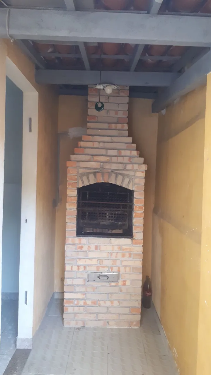 Aluga se casa no alecrim com churrasqueira