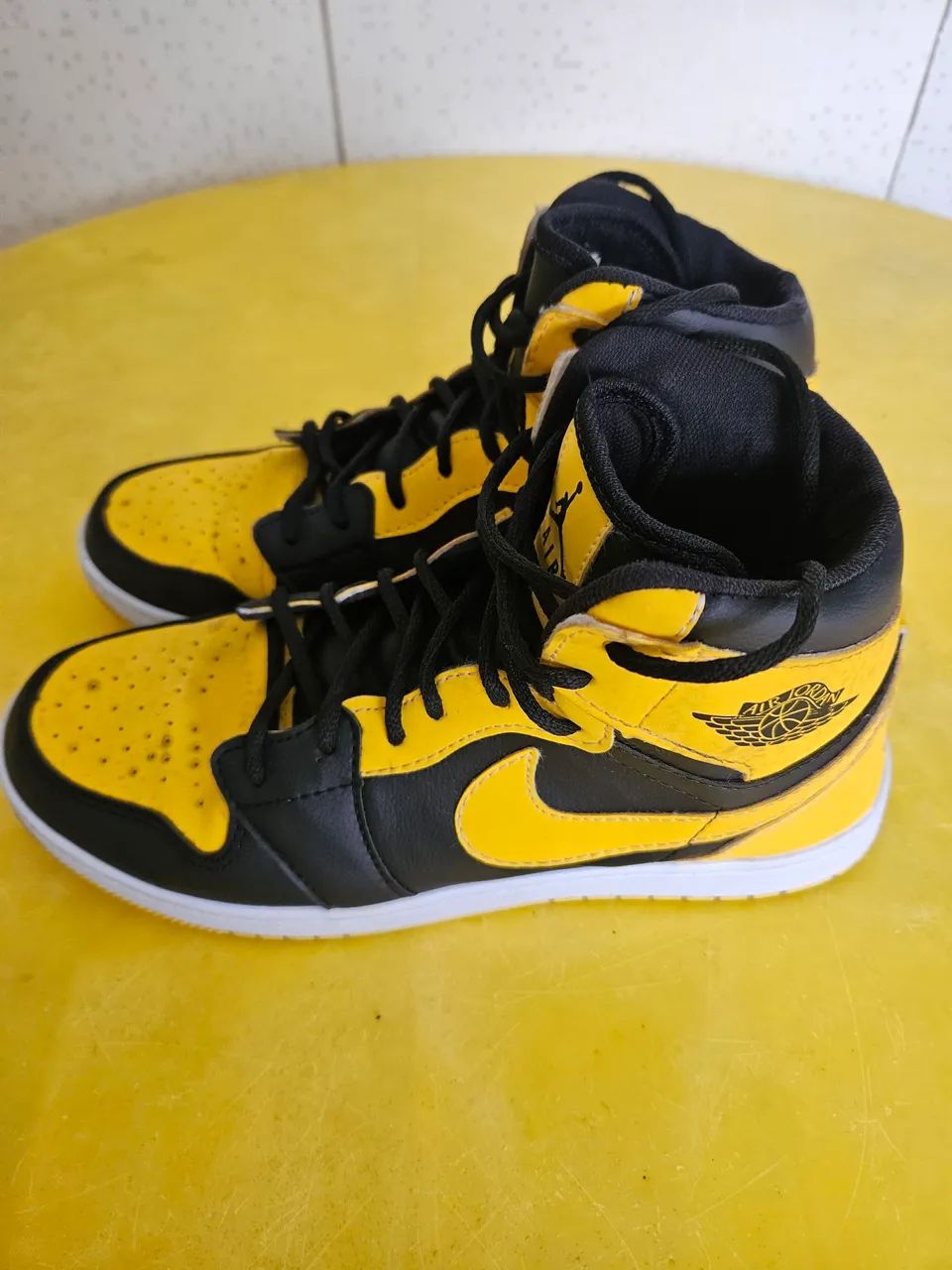 Vdo Botas semi novo para academia,  Treino etc. Só número 40 no precinho 55,00  cada Par - Foto 3