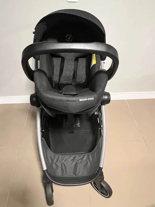 Carrinho de Bebê Máxi Cosi completo