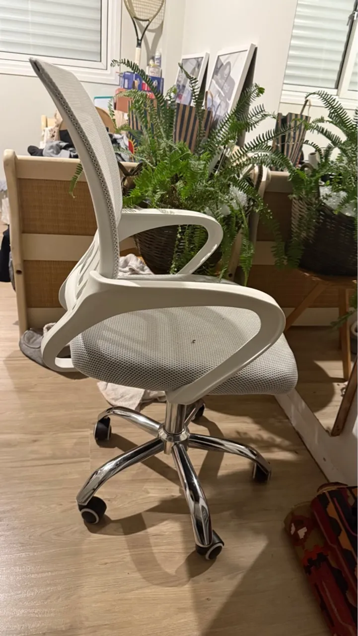 Cadeira de Escritório Ergonômica Branca