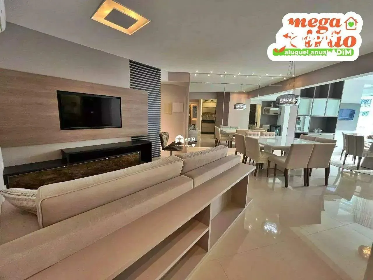 Aluguel anual: Apartamento de 3 suítes em Balneário Camboriú
