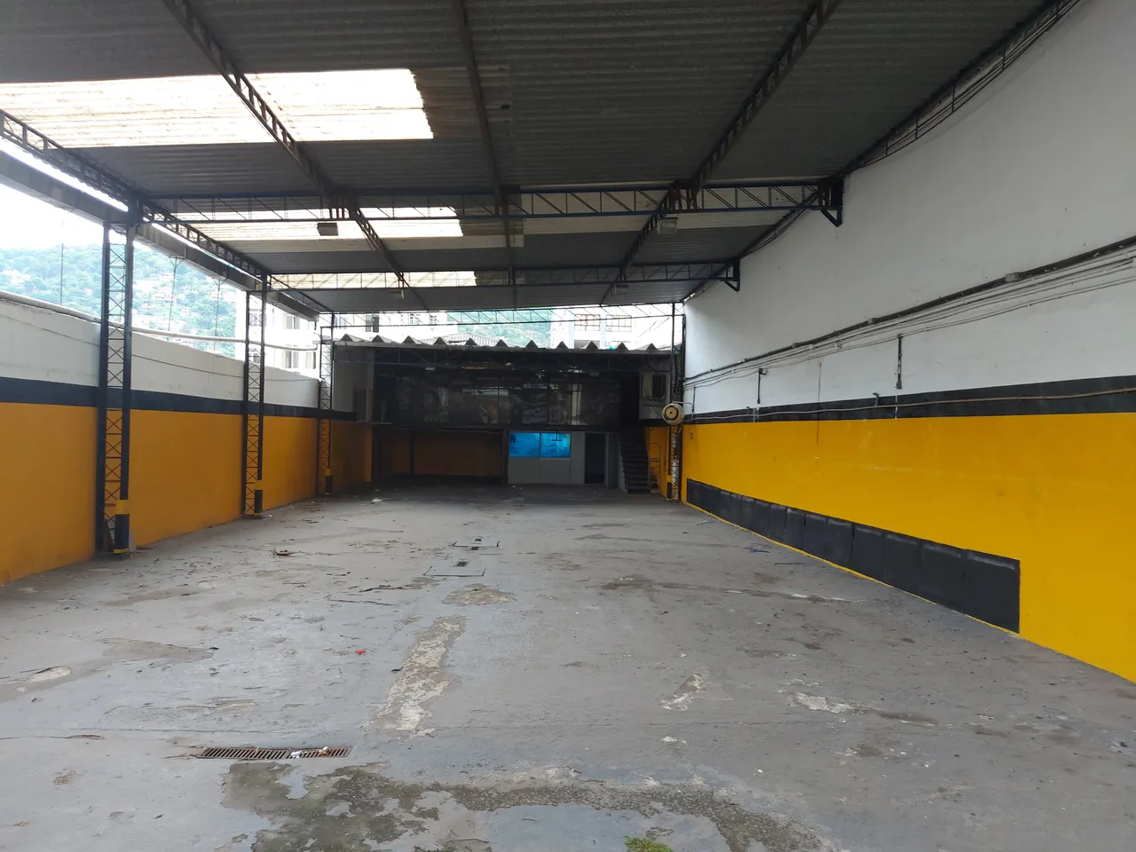 Imóvel para aluguel possui 700 metros quadrados em Vila Isabel - Rio de Janeiro - RJ