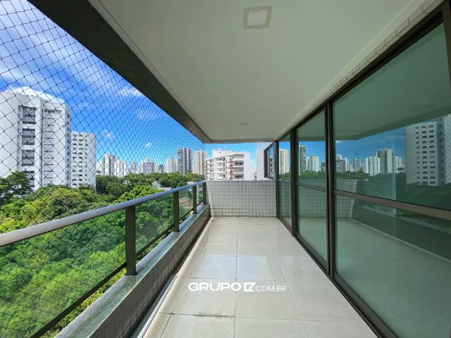 Apartamento em Casa Forte 4 suítes 6 banheiros 3 vagas cobertas